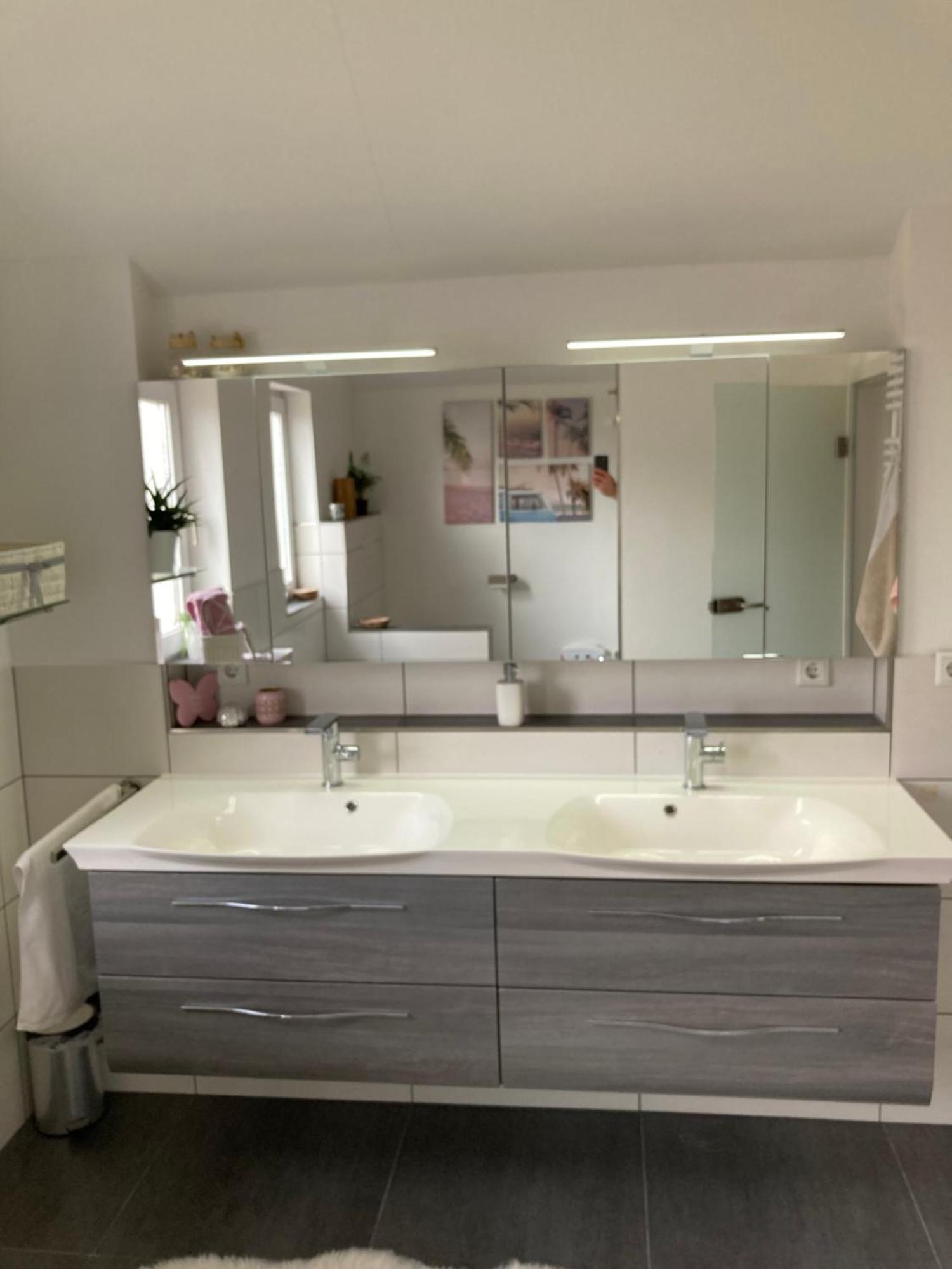 Traumhafte Ferienwohnung Mit See Und Bergsicht Friedrichshafen Luaran gambar